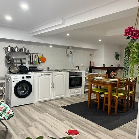 Casinha Res Do Chao Na Nazare Com Quintal E Barbecue Villa Exterior photo