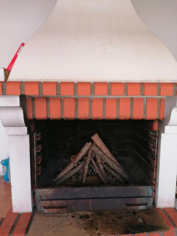 Casinha Res Do Chao Na Nazare Com Quintal E Barbecue Villa Exterior photo